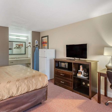 Quality Inn And Suites Port Arthur Nederland Buitenkant foto