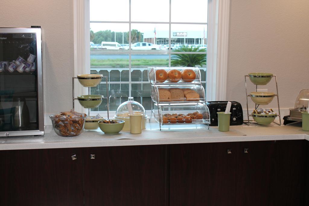 Quality Inn And Suites Port Arthur Nederland Buitenkant foto