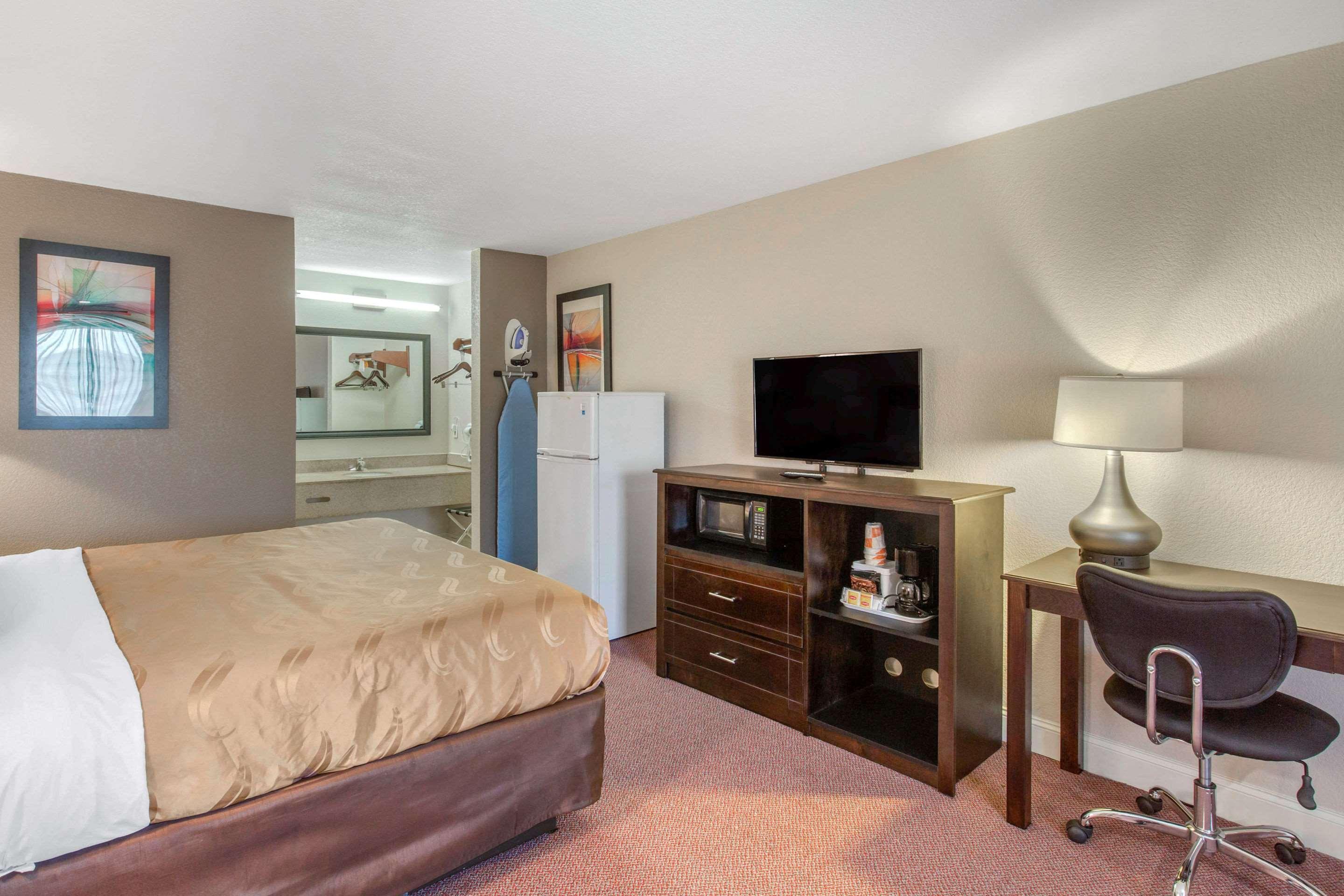 Quality Inn And Suites Port Arthur Nederland Buitenkant foto