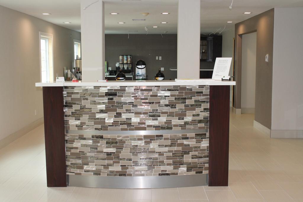 Quality Inn And Suites Port Arthur Nederland Buitenkant foto