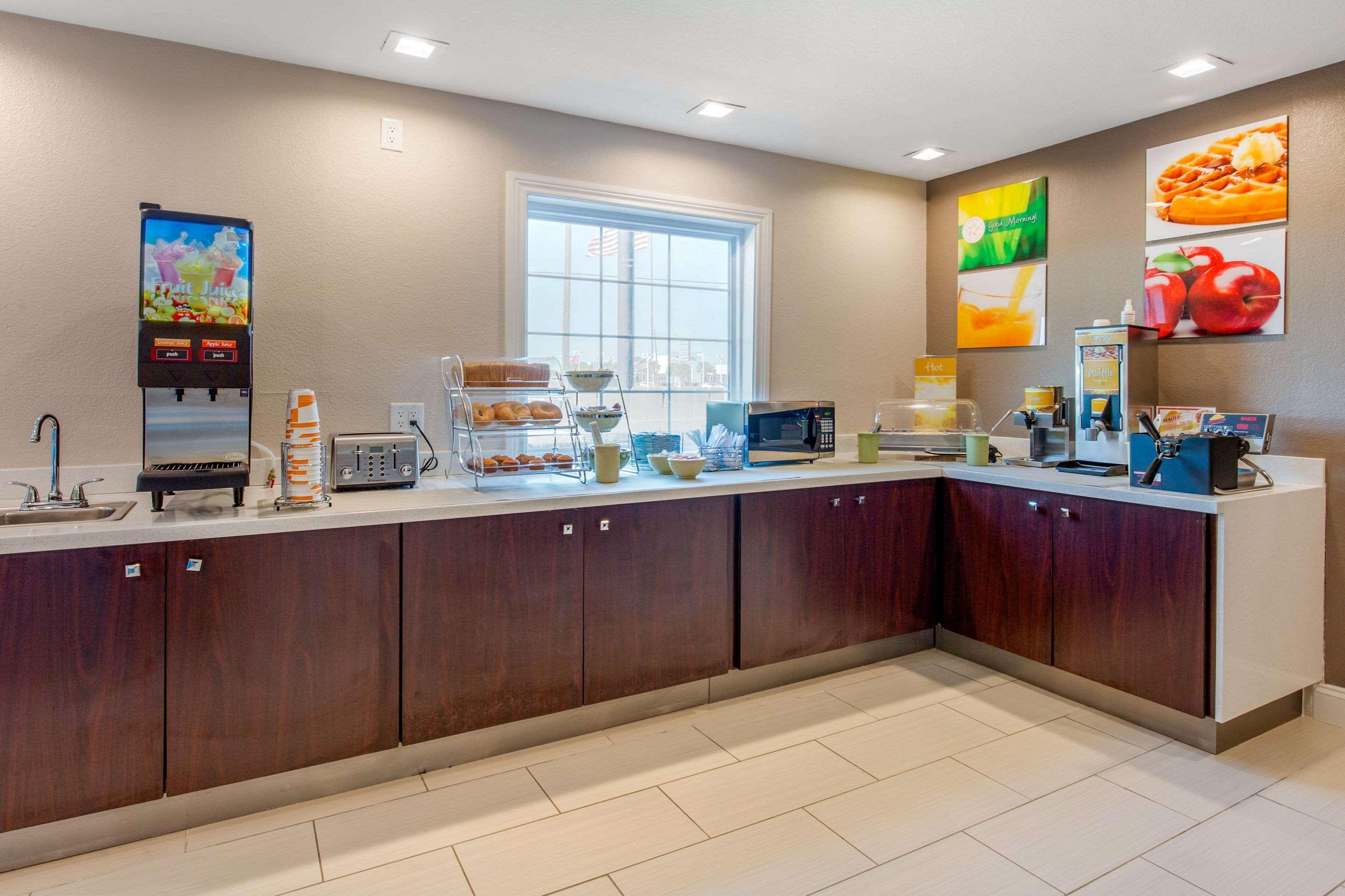 Quality Inn And Suites Port Arthur Nederland Buitenkant foto